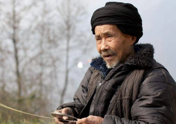 龟背蛇腰不可交,瞟眼看人不用刀,老一辈的智慧