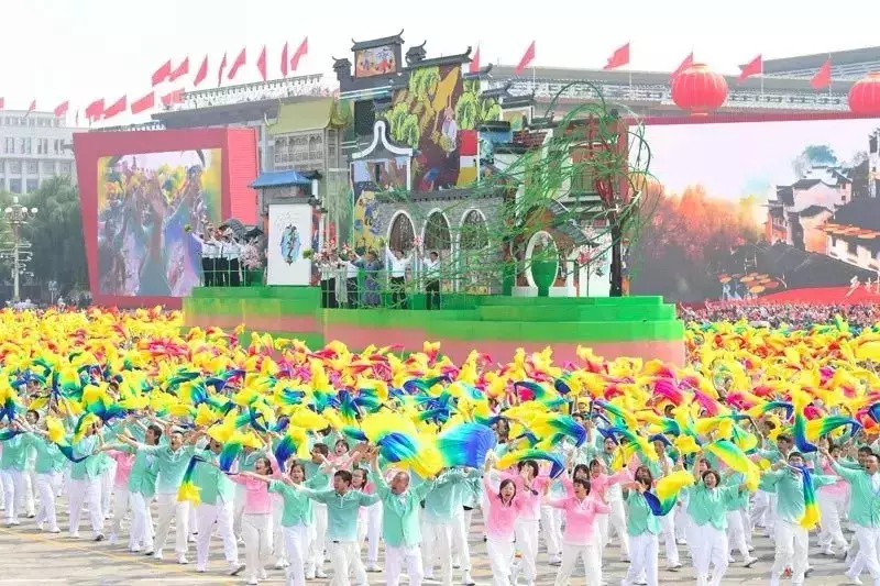 观礼台上!礼宾车里!阅兵方队、游行队伍……这么多山西人参加了国庆联欢活动