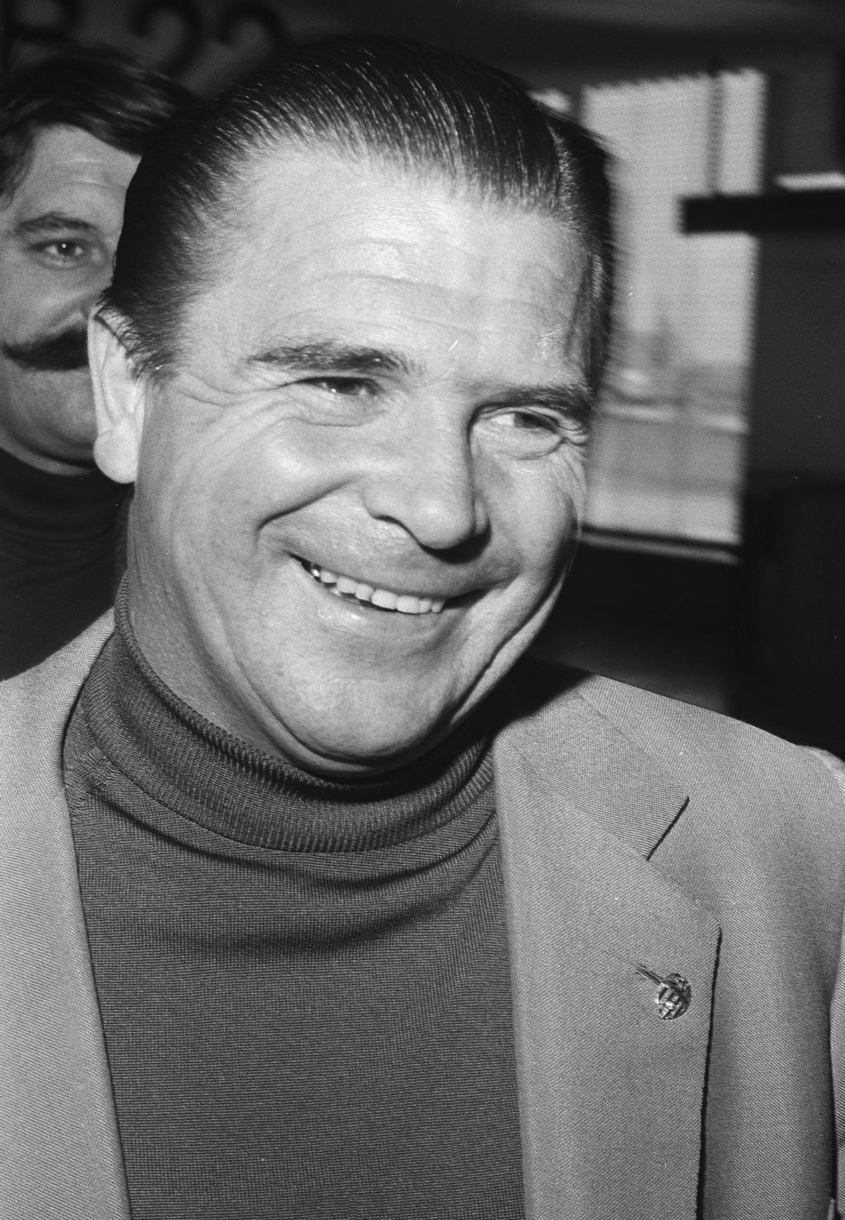 普斯卡什世界杯决赛(逃犯还是英雄?"飞奔的少校"普斯卡什的流亡故事)