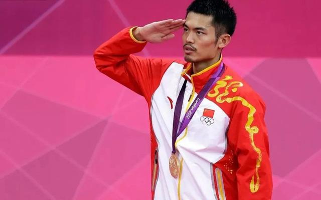 林丹封神之战(林丹:因"忘拉窗帘"事件名誉扫地,跌落的口碑到底是回不