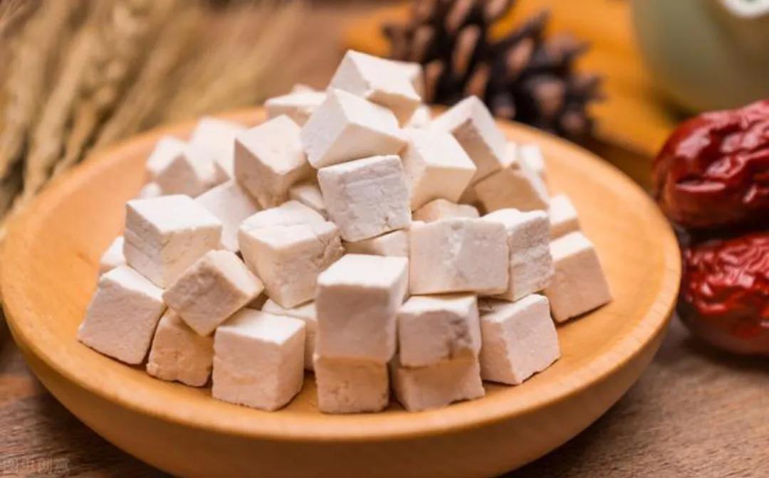 茯苓泡水喝竟有6个害处(盘点饮用茯苓水的3大禁忌人群)