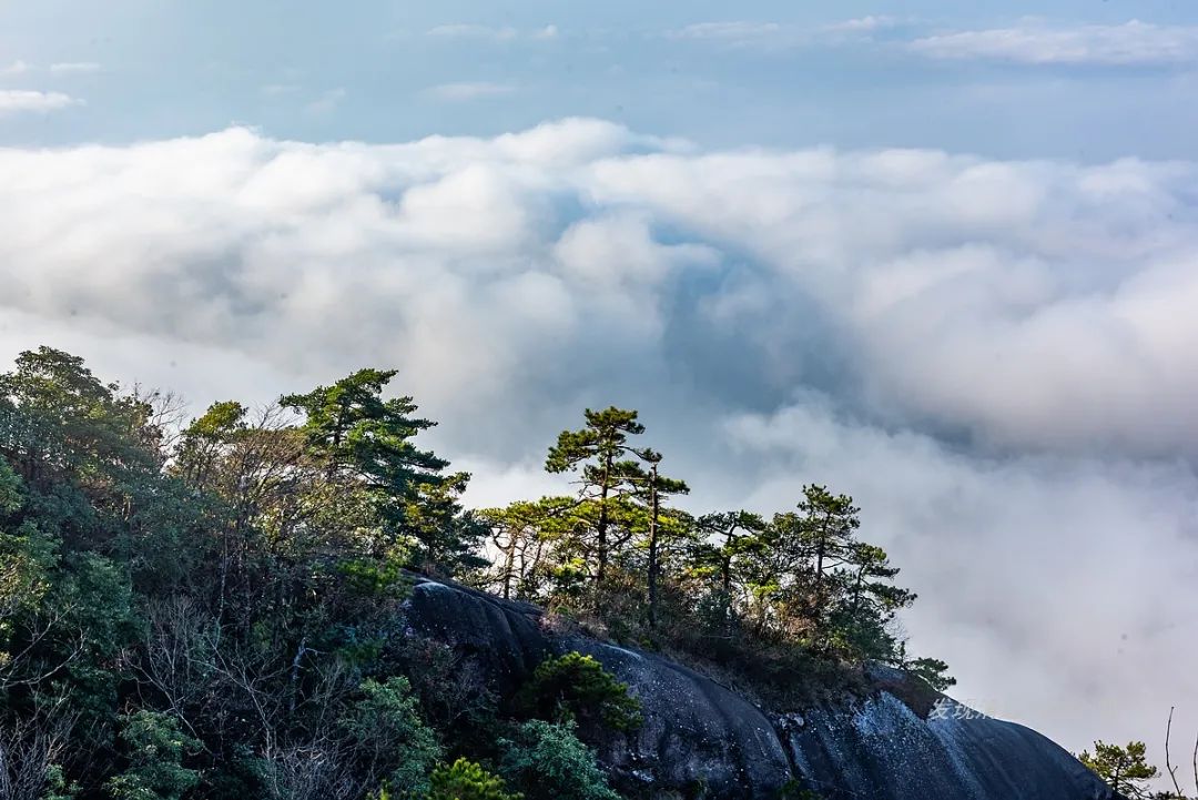 东岳是什么山(广东有座海拔1452米的东岳山，风景不输泰山却鲜为人知)