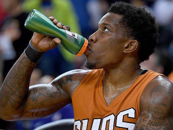 nba球员为什么喝佳得乐(NBA比赛中球员喝什么饮料？那些球星都喝佳得乐吗？真相是什么？)
