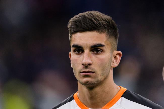 因为他毕竟是个9号位球员(瓜迪奥拉:小基耶萨让我想起了维耶里,费兰·