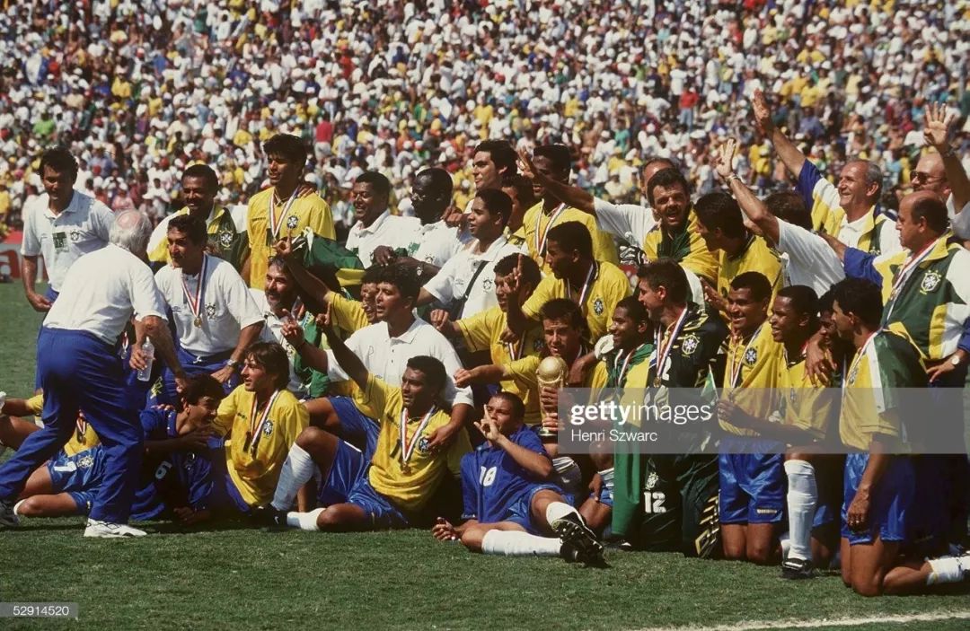 罗纳尔多1994年世界杯进球(12战全胜、两次冠军、10个进球｜罗纳尔多的美洲杯记忆)