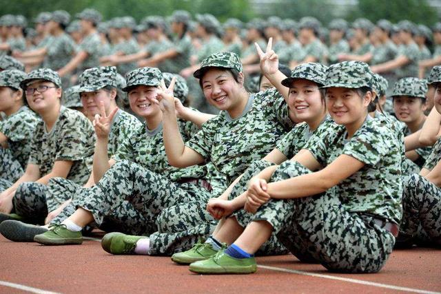 全国各大院校军训期间时间表出炉，最长一个月，部分改为冬训