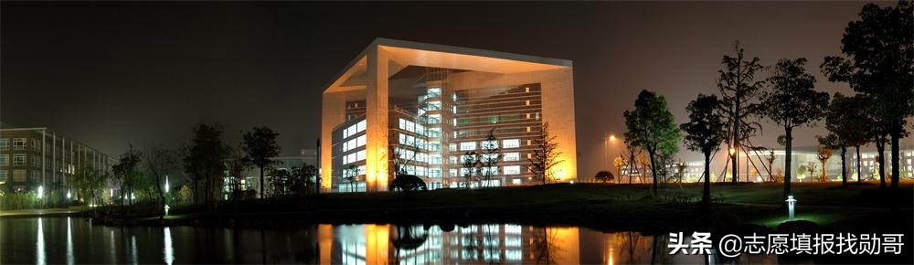 志愿填报实操案例演示：高考500分，孩子想出省！怎么选学校？