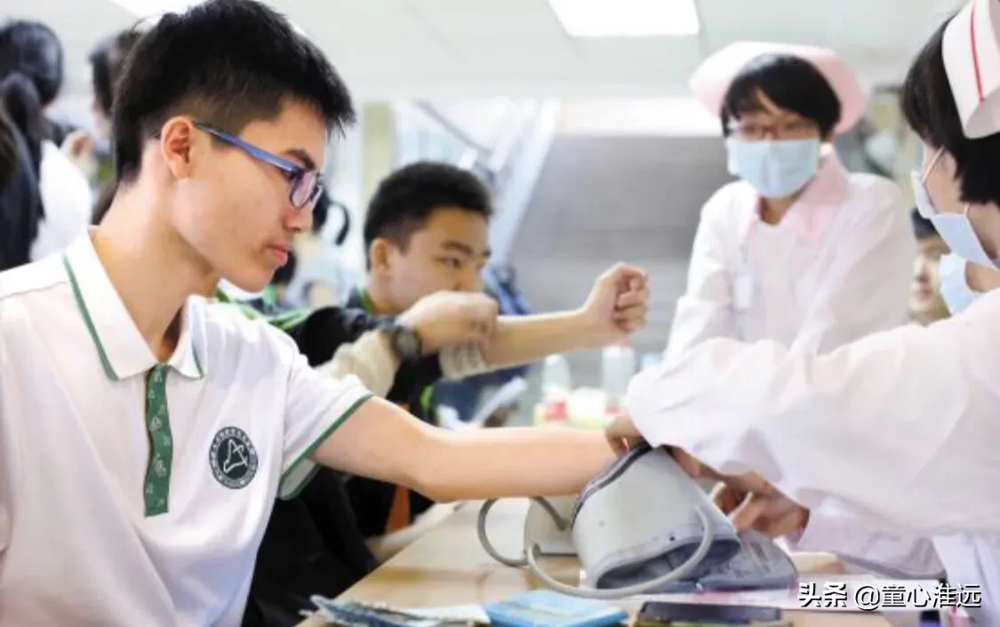 高考体检为什么要脱光衣服，为了大家着想，因专业而定的制度