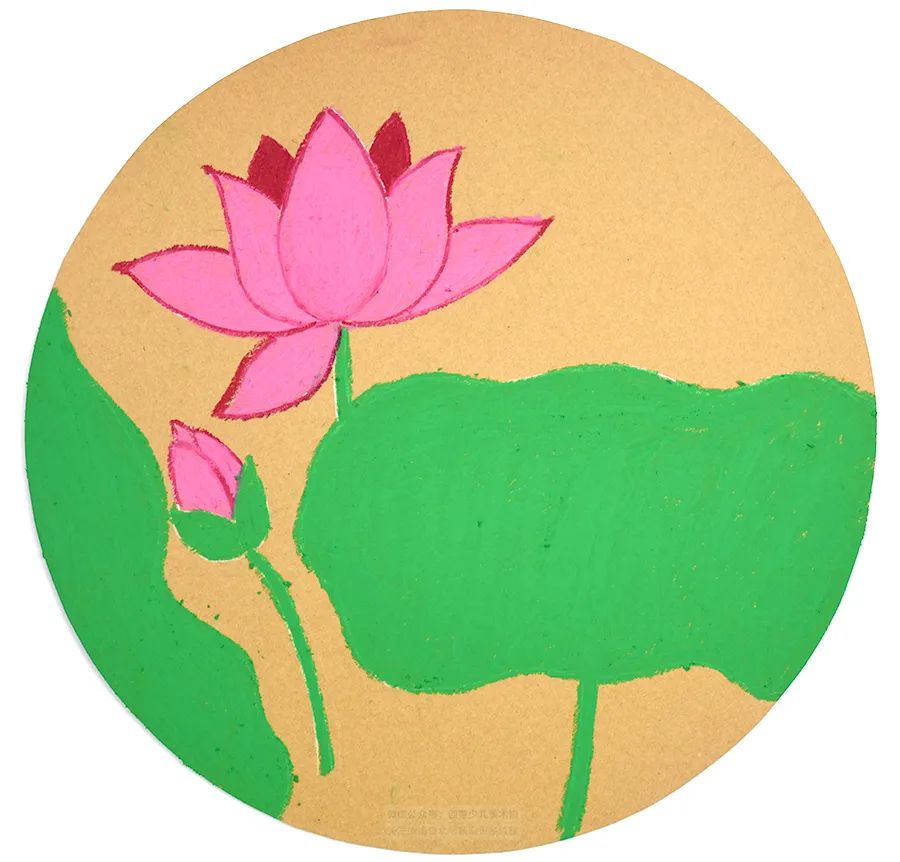 工具材料 牛皮纸,油画棒,水彩笔等课程构思盛夏季节,羞涩的荷花也慢慢