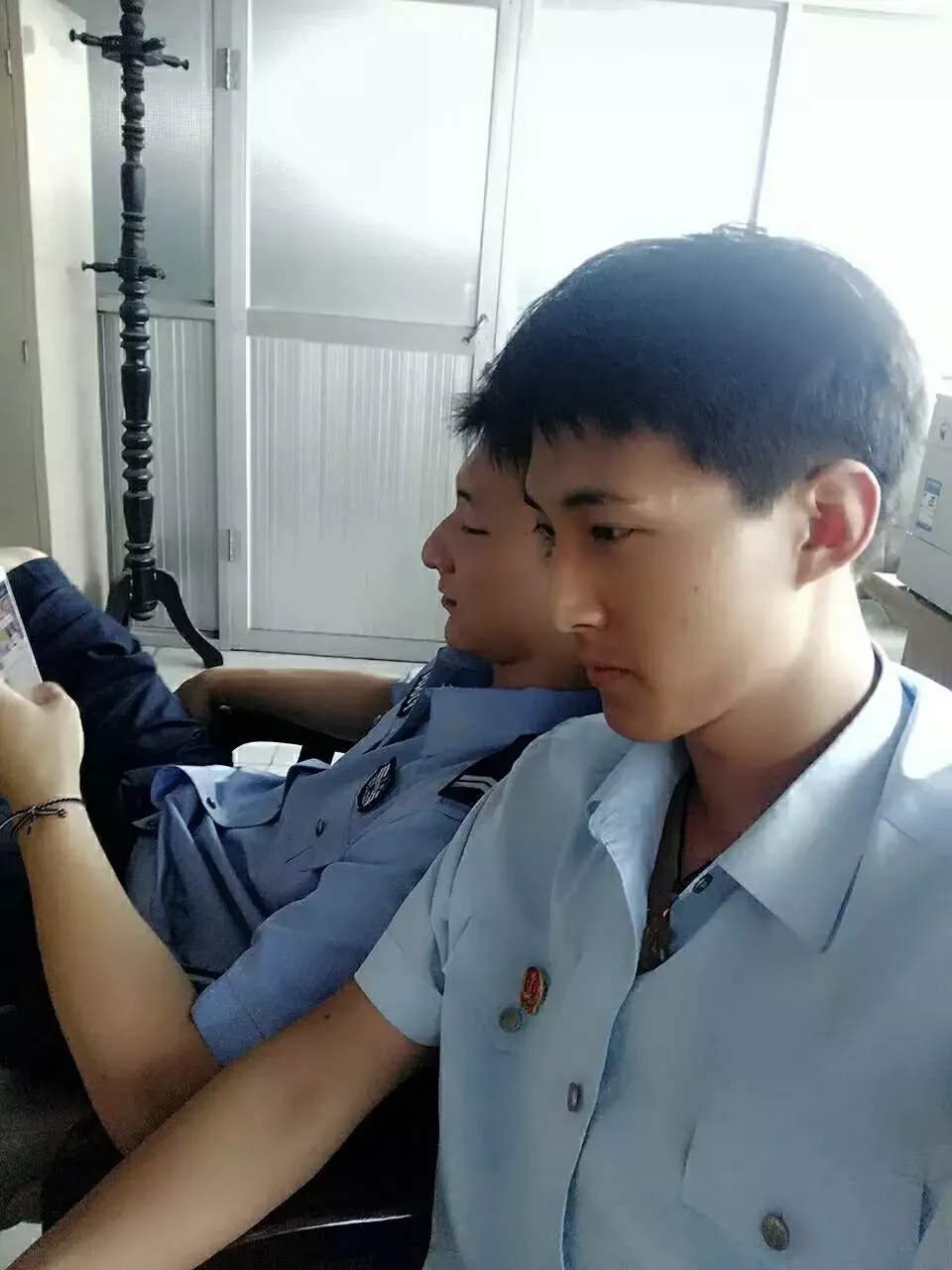 90后失业小伙做了一个决定，改变了一个贫困村的命运，获赞2000万