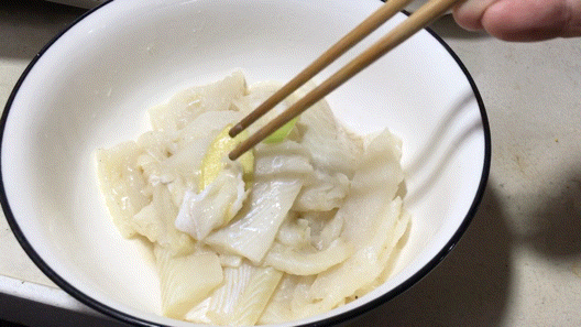 鲽鱼是什么鱼（大厨教你煎鲽鱼的妙招软嫩鲜香）