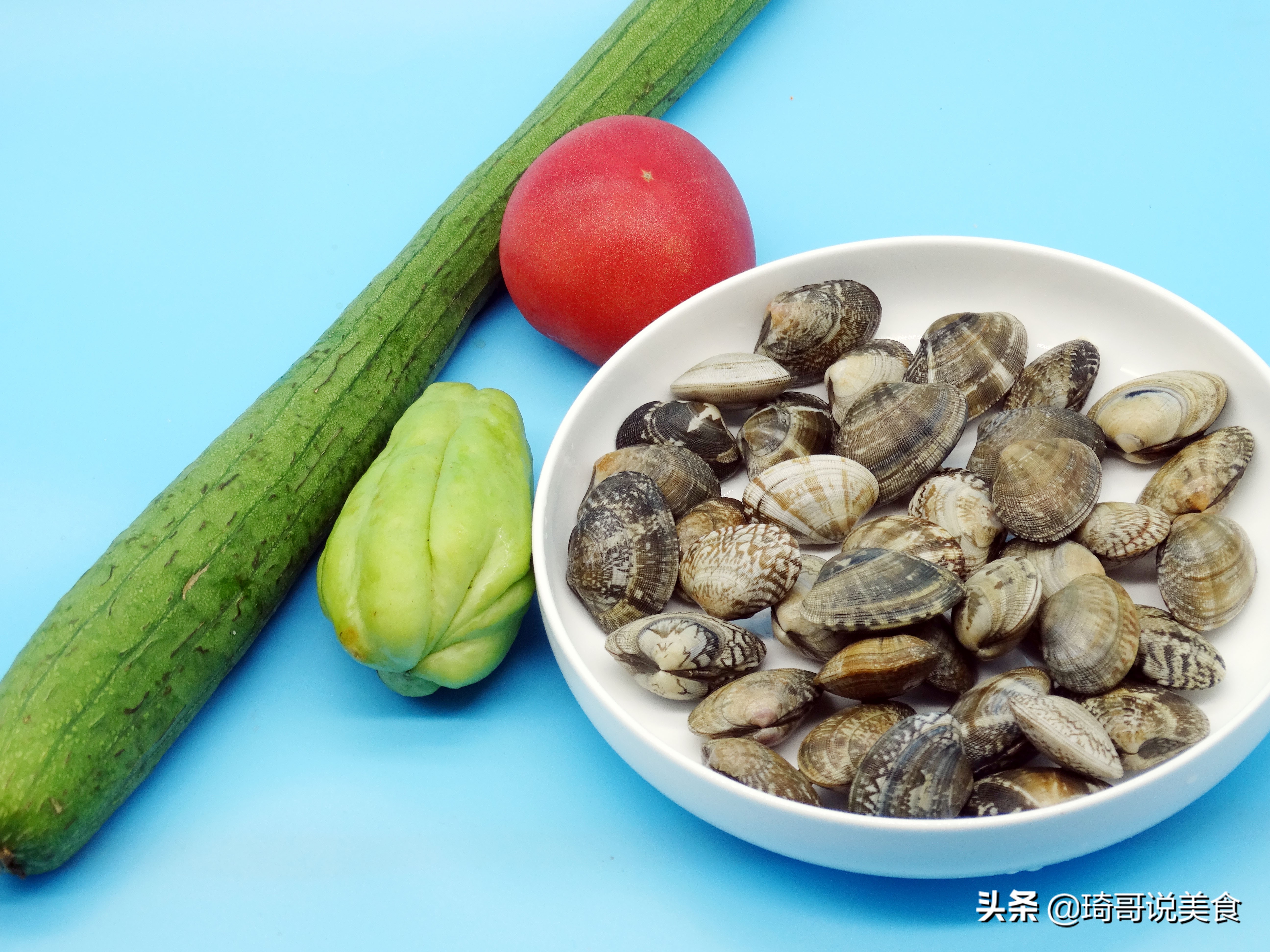 丝瓜和佛手瓜这样搭配，简单上手又美味，老婆天生就有厨师细胞