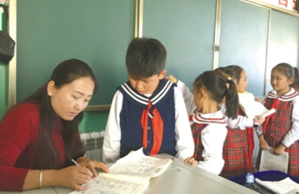 西藏一小學教師工資單曝光，沒有績效工資，年薪還能超16萬元
