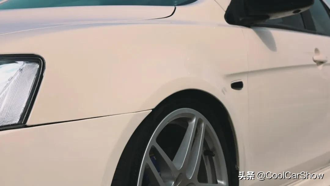 小哥爆改翼神,路人100%向你敬礼
