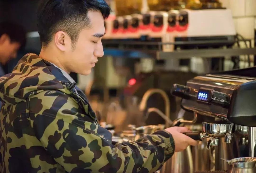 江西宜春最年轻的富豪：90后小子，白手起家创业，身家100亿