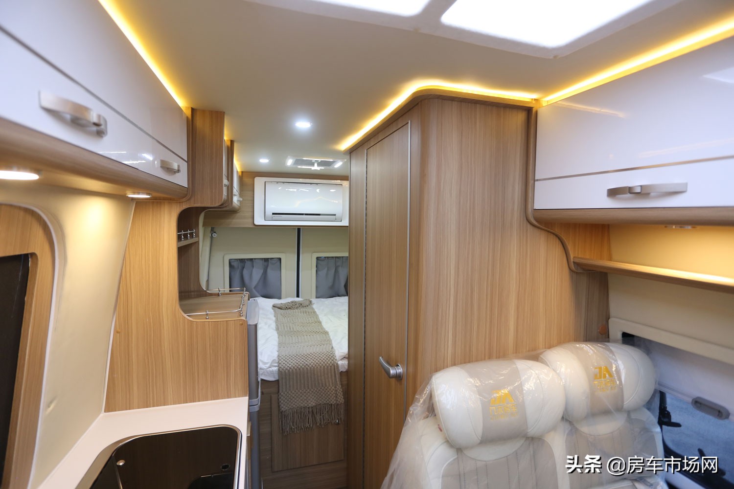 不到30万福特房车怎么选？新全顺和新世代pro两款经典车型对比