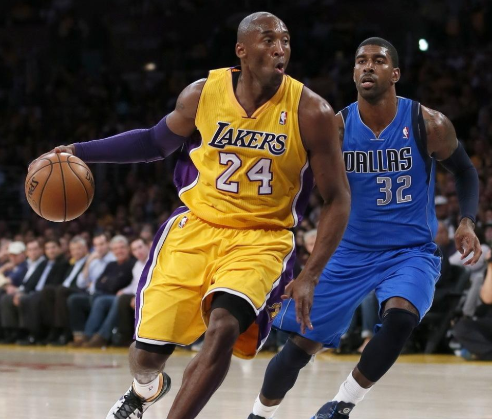 11年季后赛湖人vs小牛(11年湖人被小牛4:0,当时诺维茨基场均25 9,科比