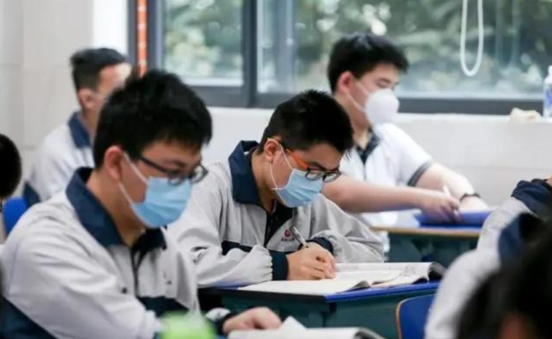 2021高考报名人数出炉，1078万学生同台竞争，400分还能上本科吗