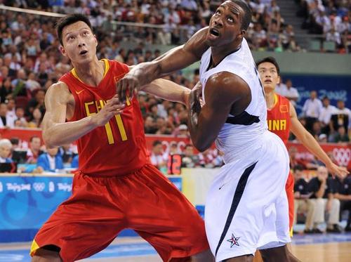 中国队08年奥运会对阵美国队，姚明拿下13分，科比和老詹是这数据