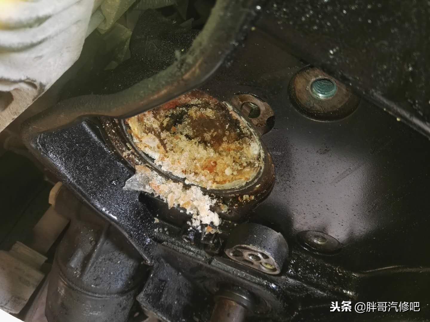 水泵结冰抱死引发一系列问题，正时皮带磨平气门活塞是否“干架”