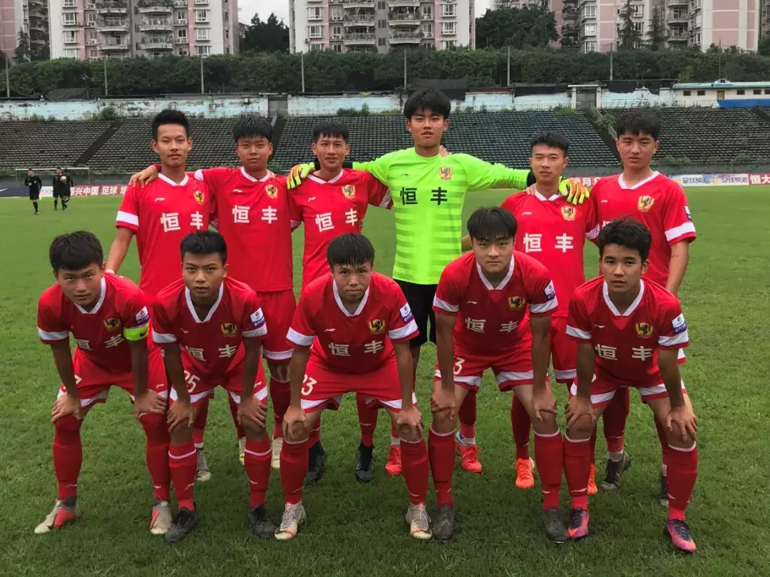 重庆斯威VS贵州恒丰(「青超联赛 U19」李响破门 贵州恒丰客场1-1重庆斯威)