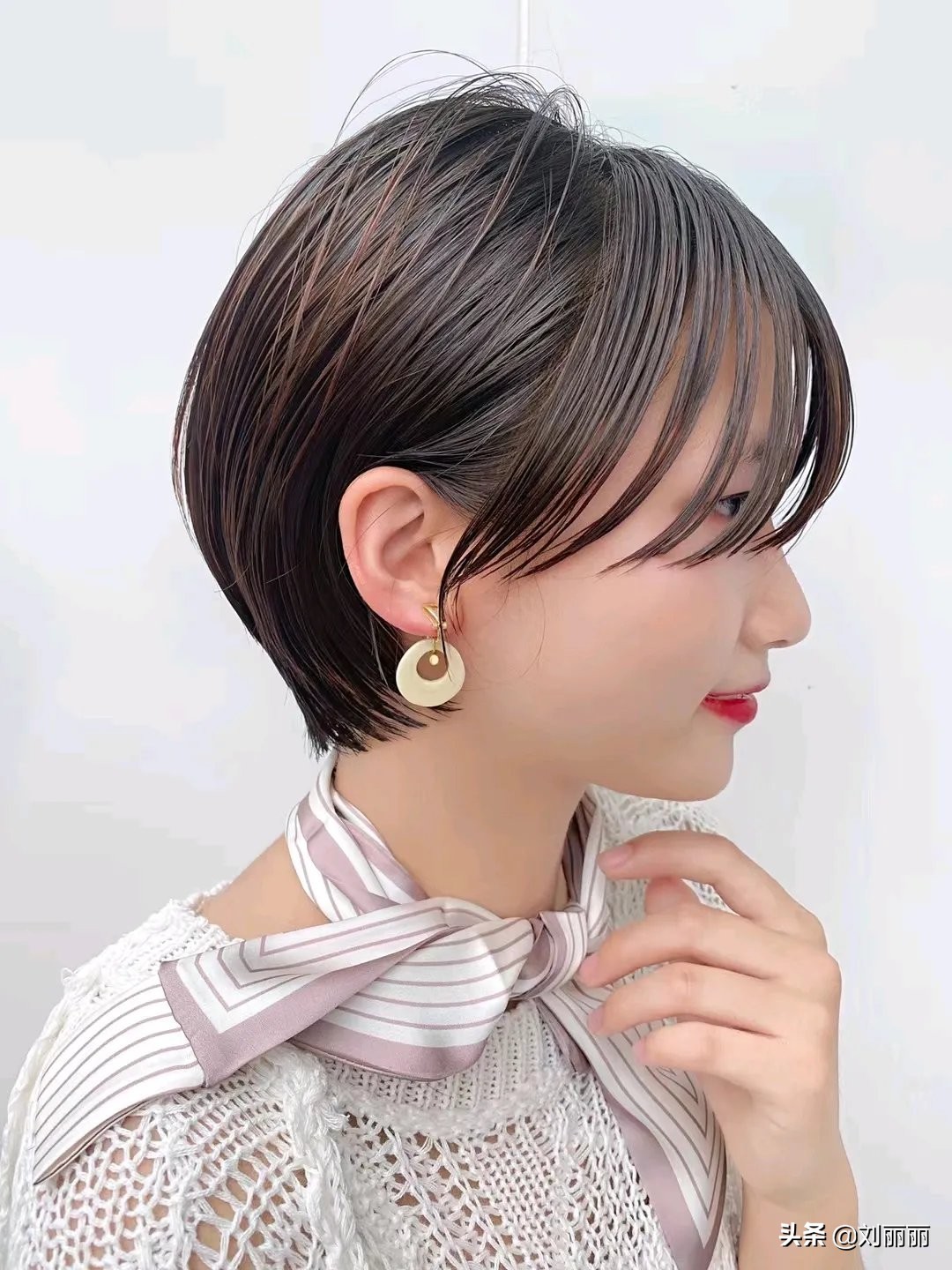 羊毛卷已过时,22款当下流行发型送给大家,直接剪就对了