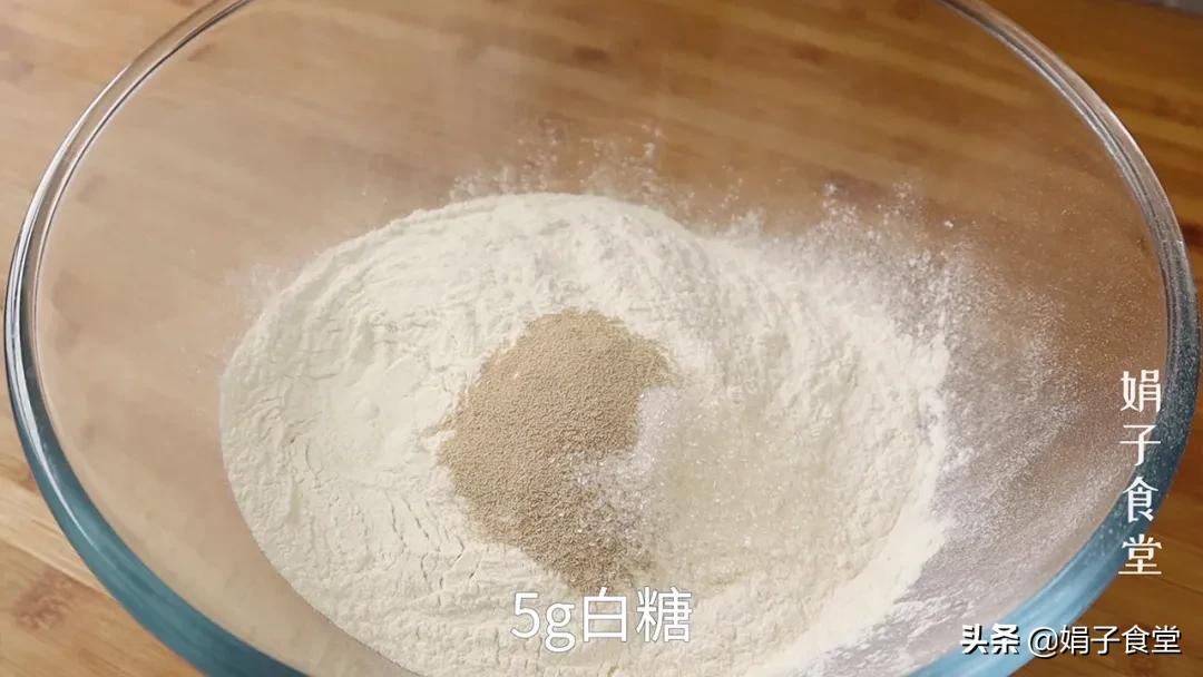 花卷的拧法慢动作（花卷2种简单好看的拧法）