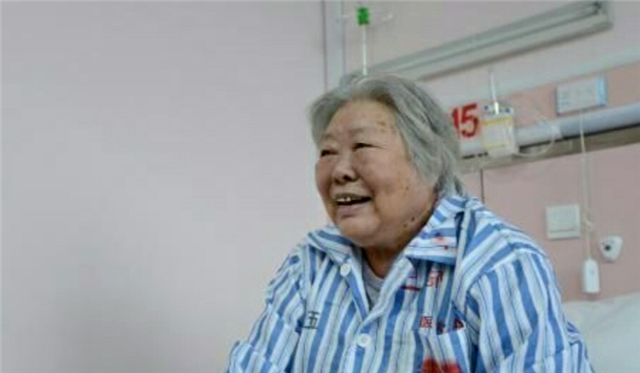 人民币上的女拖拉机手：用了几十年人民币，晚年才知道那人是自己