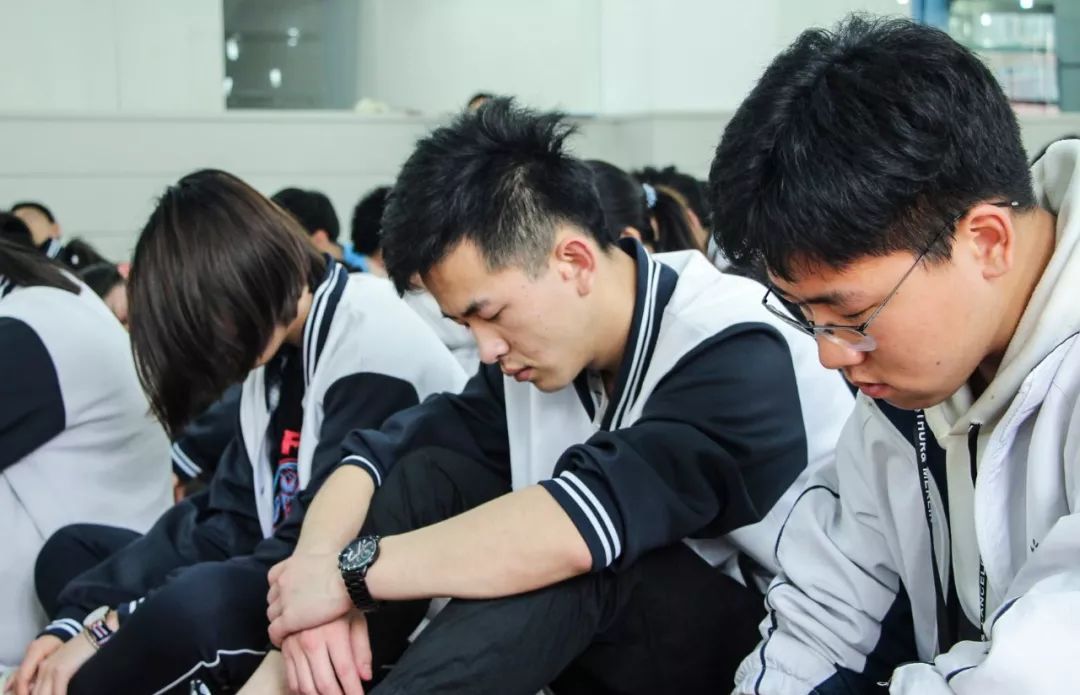 高考落榜的曹晓洁：复读385分读专科，没毕业就被3家跨国公司争抢