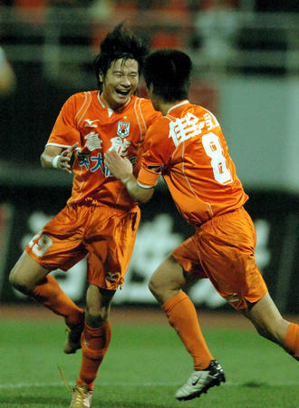 重温赛事-深圳半程冠军，鲁能第二，2004年中超联赛（第11轮）