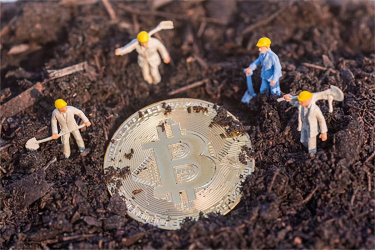 一枚卖到39万，比特币价格疯涨的背后，矿工日收入超过4亿