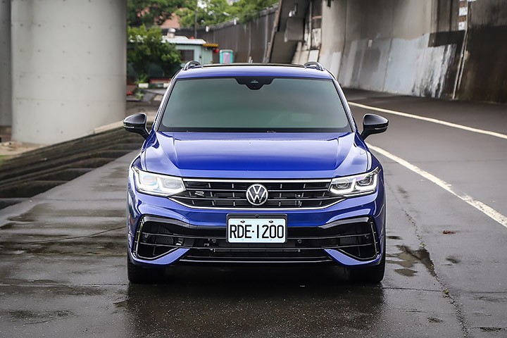 不玩电，320匹的SUV有多带劲？试驾大众Tiguan R