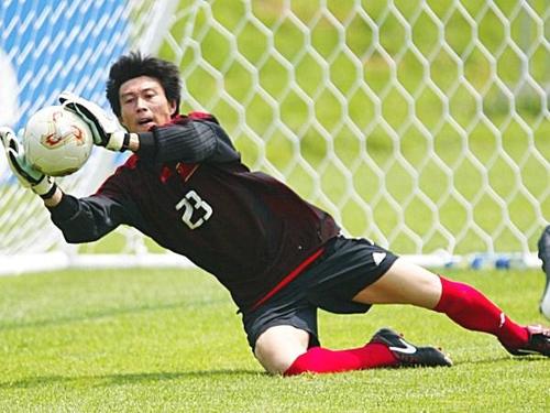 但是傅玉斌凭借其超强的反应能力和极快的出击速度,硬是成为了当时