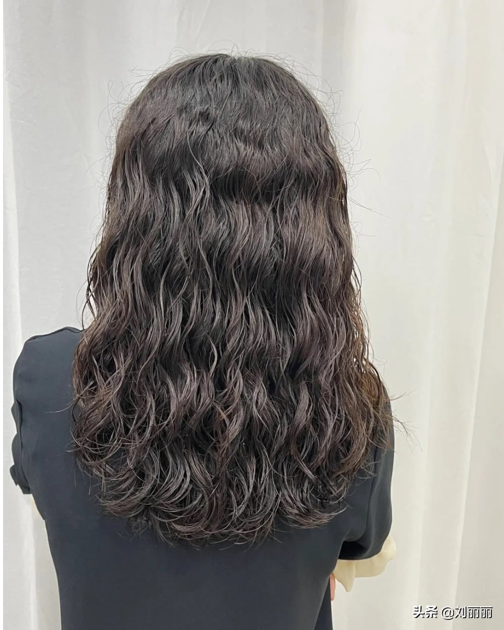 短发烫发图片小卷洋气(要想发型美) - 赤虎壹号