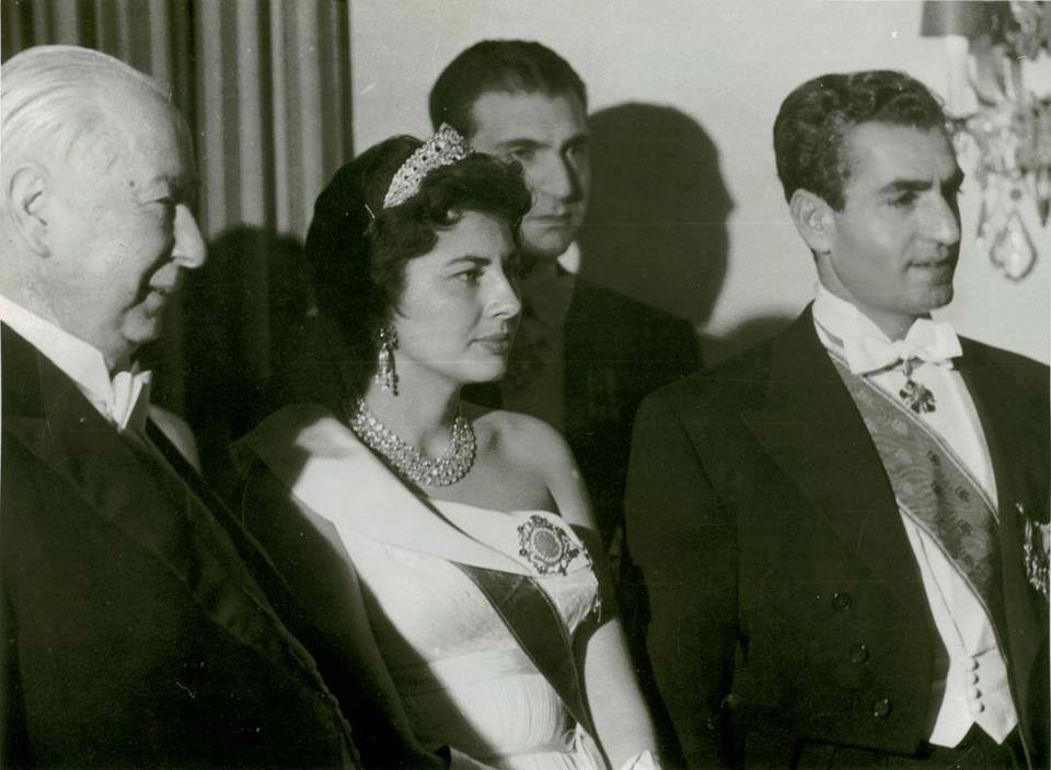 伊朗末代美艳王后！国王宠翻送天价珠宝，却因无法生育被流放