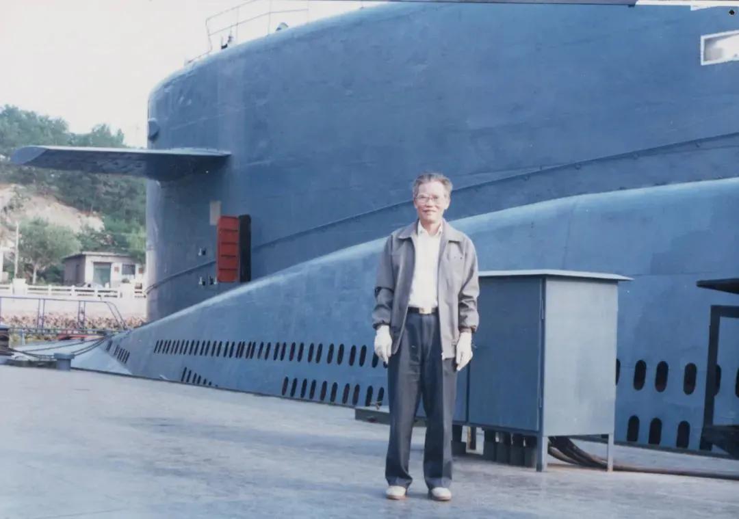 国士百年:3岁被通缉，吃百家饭长大，甘当中国核事业“拓荒牛”