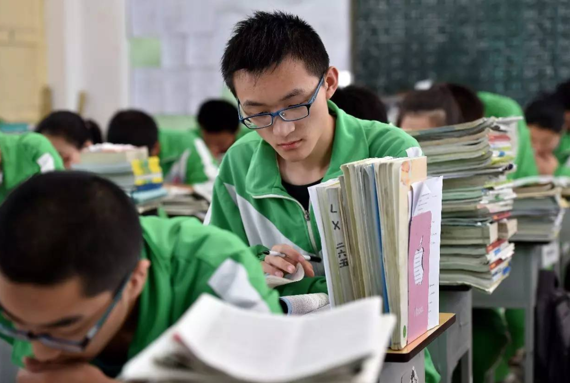 新高考实施第一年，两科老师已经感受到“生存危机”，面临下岗