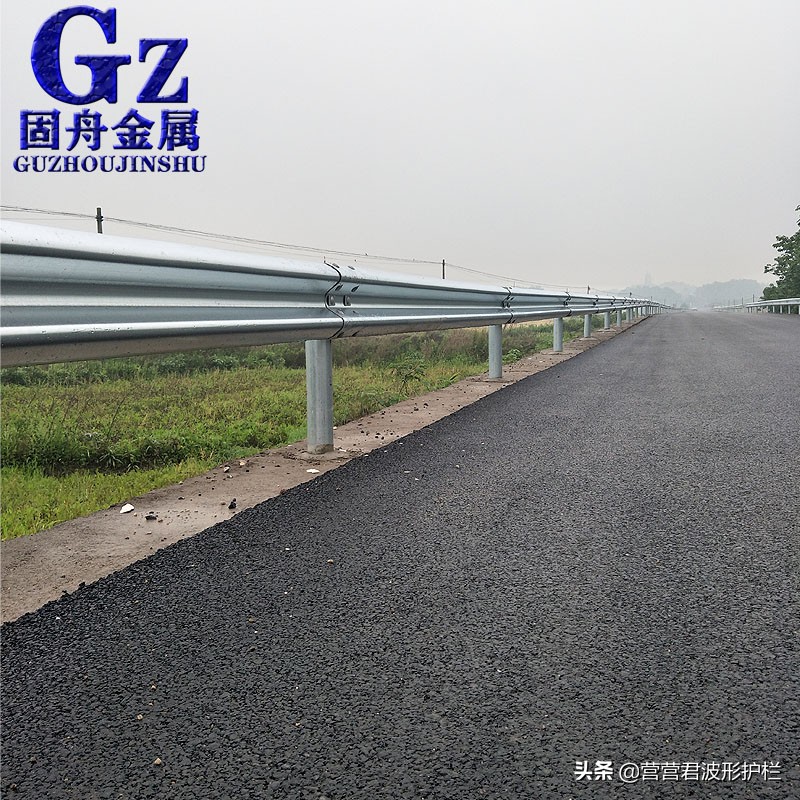 公路波形护栏规划原理安装过程技巧