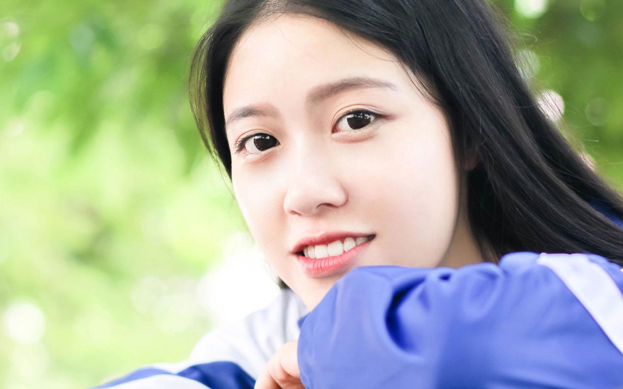 青春期女生(青春期女生脸上长痘痘怎么消除)