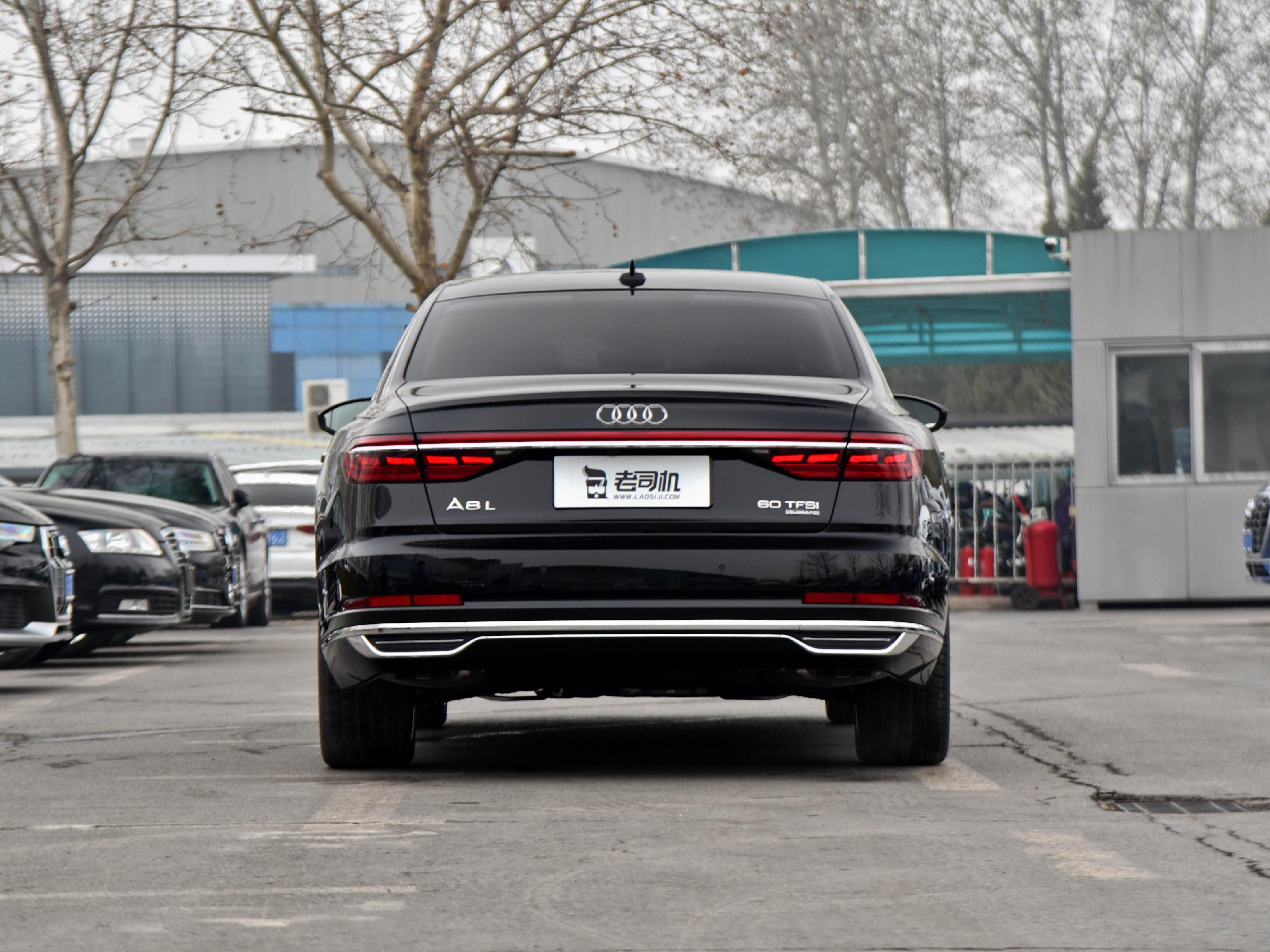 原装进口“大号奥迪A6L”，后排带冰箱和按摩，带你看奥迪A8