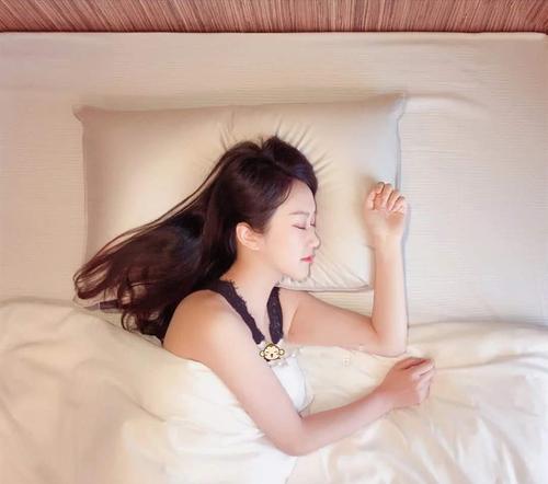 孕晚期总是失眠？孕妈难熬对宝宝也不好，注意这三点睡眠大有改善