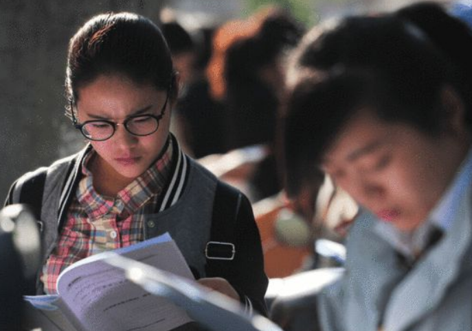 事业单位大改革，32种事业编岗位变成合同工，“铁饭碗”没有了