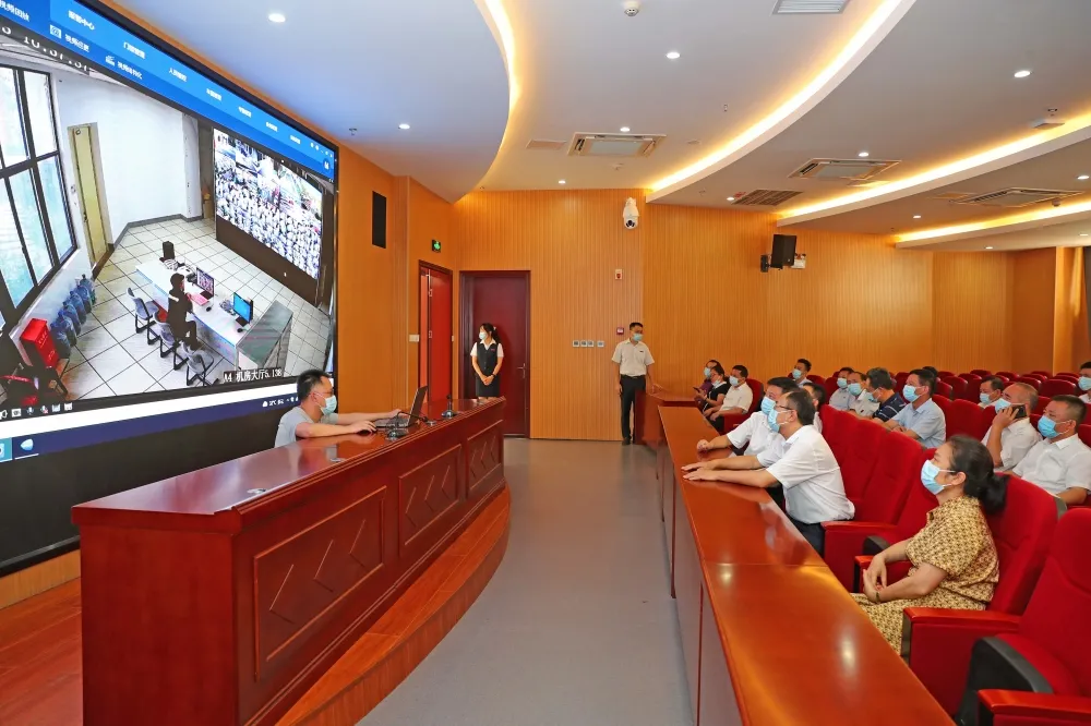 龙岩市委书记李建成深入一线督导检查疫情防控工作——