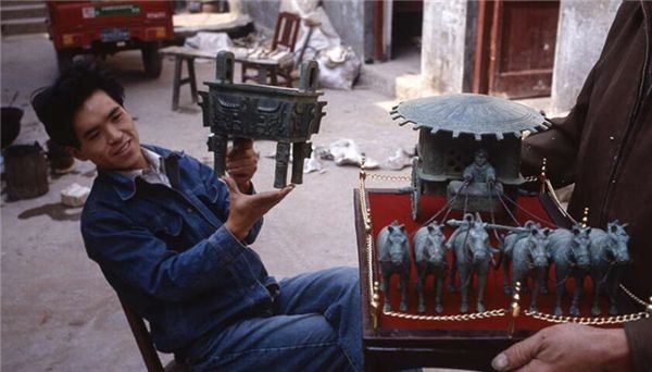 安徽老农仿造古董，被专家鉴定为国宝，带领全市致富，年产值30亿