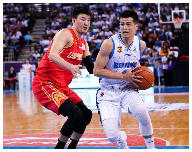 林書豪在nba為什么（北京為何換掉林書豪？雖然心疼林書豪，你也要知道這3個重要原因）