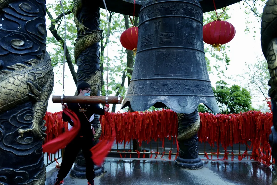 杭州终极拜佛攻略｜走这条路，一天解锁灵隐法喜7大宝藏寺庙