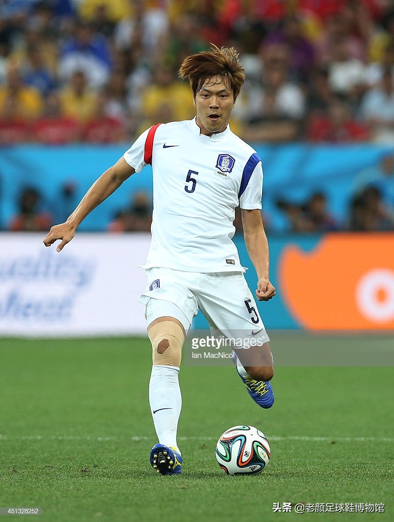 其实除了日本本土球员,在东亚地区使用美津浓球鞋的球员还是不少,当年