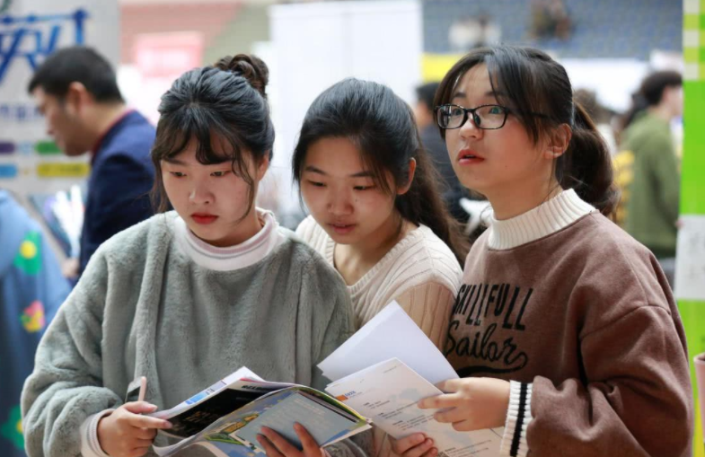 二本生扎堆考研，初试通过却在复试中屡遭淘汰，导师道出实情