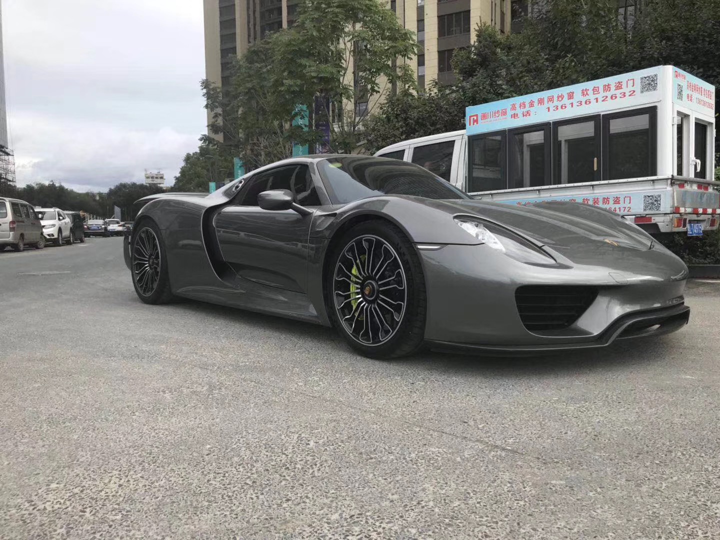 一台属于未来十年的超级跑车——保时捷918 Spyder