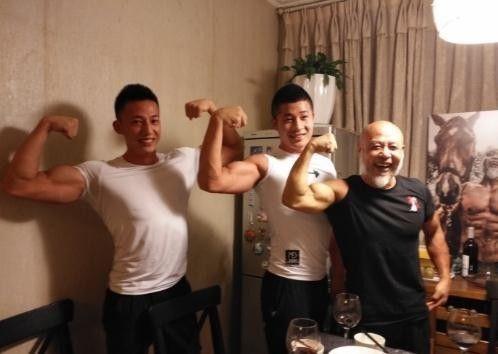 62歲老年版彭於晏，有肌肉有紋身，這才是男人該有的樣子！
